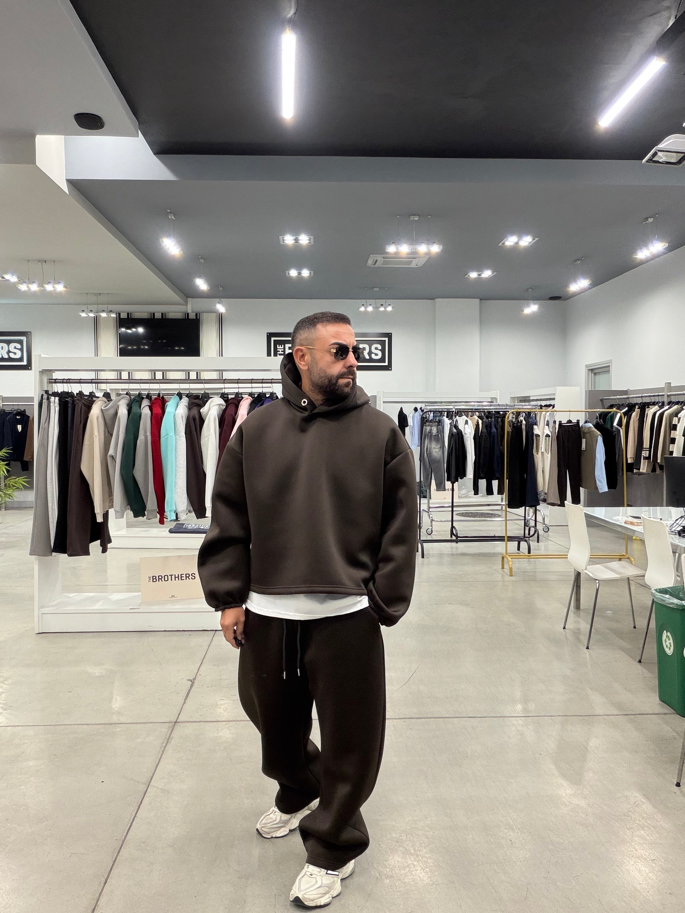 Tracksuit Flat